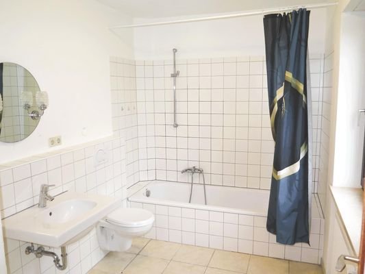 Bad mit Wanne