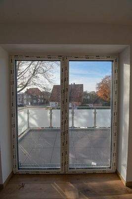 Fensterblick auf Balkon