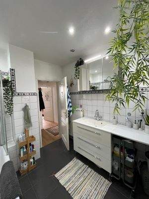 3 Zimmer Wohnung Koeln Zollstock_IMMODILIA_Bad_1