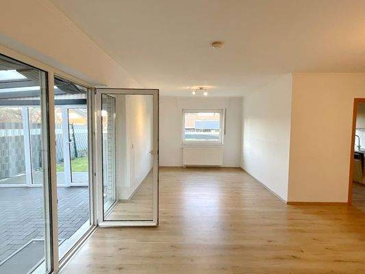 Wohn- /Esszimmer, hinten Essbereich