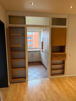 flur m. Einbauschränken.JPG