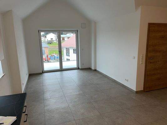 Wohnbereich mit Küche und Abstellkammer (1).jpg