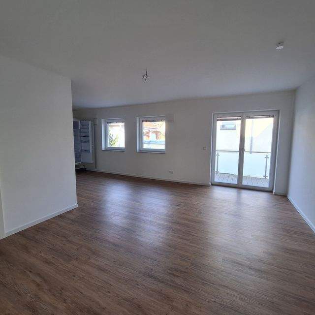 Helle 2-Raum-Wohnung mit Balkon und moderner Einbauküche - Photo 1