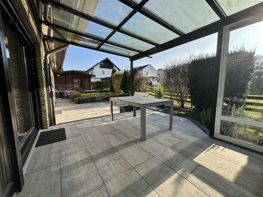 überdachte Terrasse
