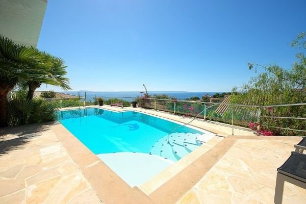 Privater Pool mit Meerblick in Cas Catala