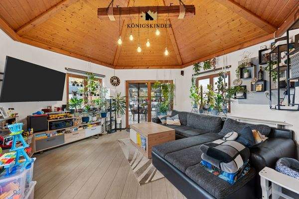 ...hinein in der wunderschönen Erker...