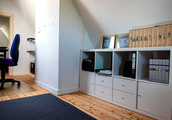 Studioraum im wohnlich ausgebauten Dachgeschoss