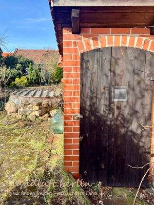 Kellereingang an der Südostseite der Scheune.jpg