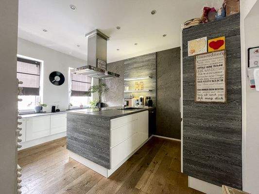 8-1. OG Küche  Wohnbeispiel.jpg