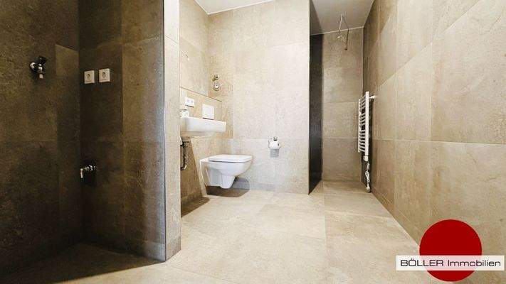 Badezimmer mit Dusche!