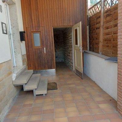 Hauseingang und Kellereingang