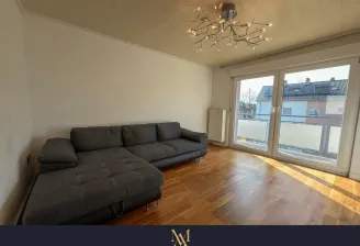 Das helle und einladende Wohnzimmer