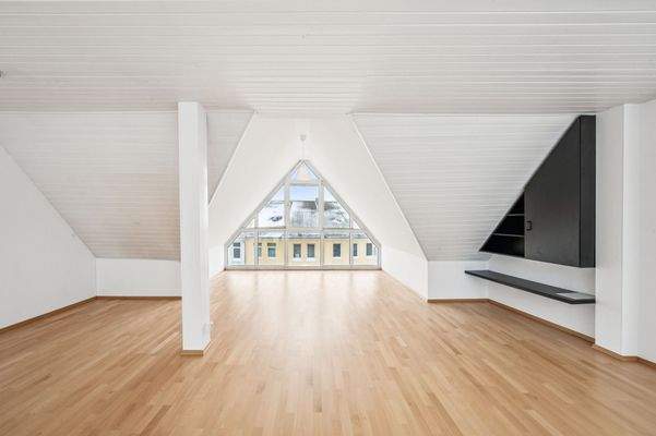 Dachgeschoss Straßenseite