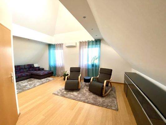 Kinderzimmer/ teilbar in 2 Zimmer