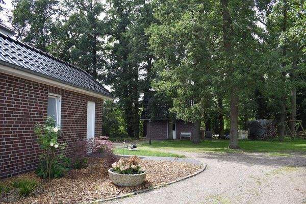 gemauertes Gartenhaus