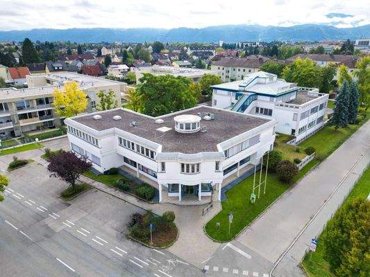 Luftbild von der gesamten Liegenschaft