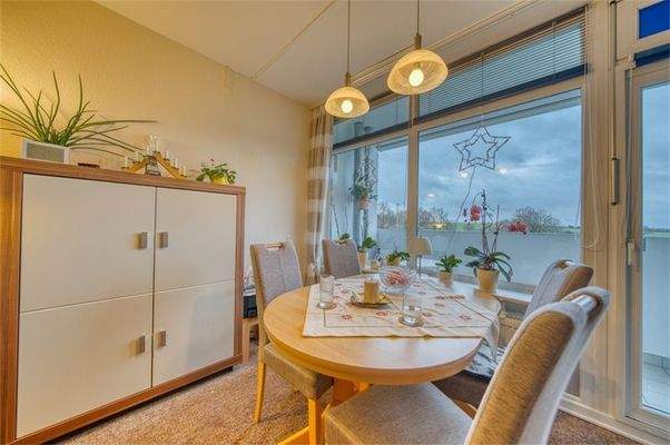 Essbereich am Fenster