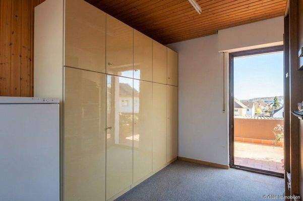 Arbeitszimmer Erdgeschss mit Zugang zum Balkon