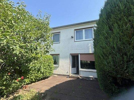 Rückansicht mit Terrasse