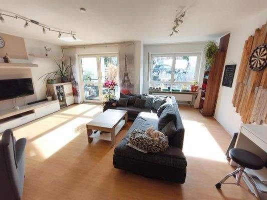 Wohnbereich mit Zugang zu Terrasse / Garten Bild 1