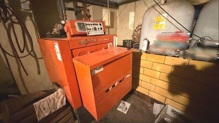 Foto-Ölheizung im Keller