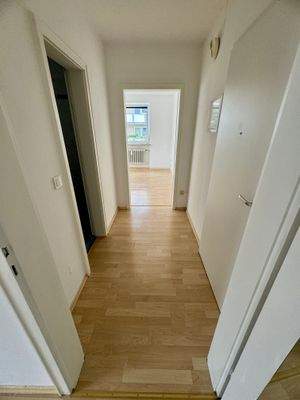 Flur Richtung Wohnzimmer