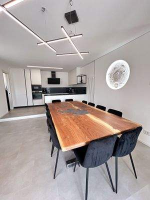 Wohnzimmer mit Blick ins Küche.jpeg