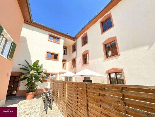 Seitlicher Zugang Praxen, Whg.