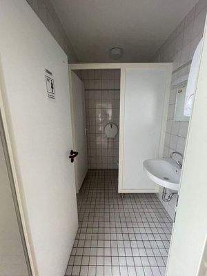 getrennte Toiletten , 1. OG
