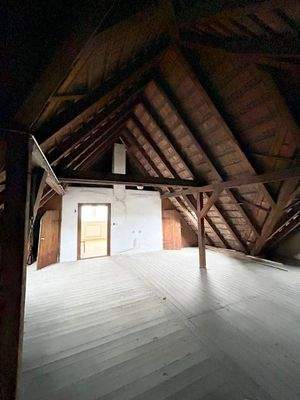 Ihr großer Dachboden