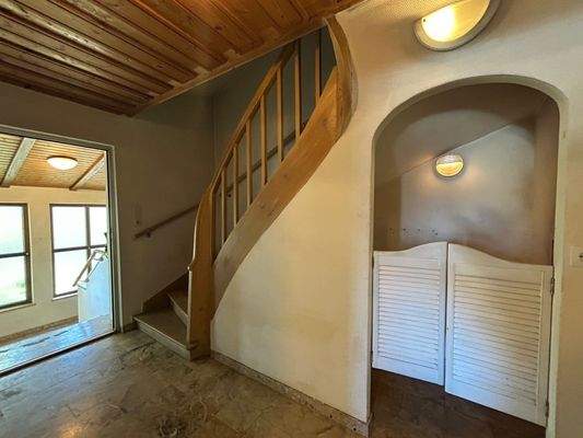 Eingangsbereich mit Treppenaufgang