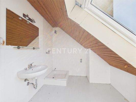 Badezimmer im Dachgeschoss