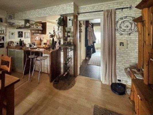 Wohnzimmer mit Blick auf die Küche