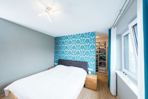 Schlafzimmer mit Ankleide