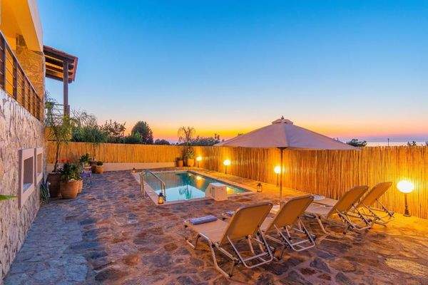 Kreta, Pigianos Kampos: Stilvolle Villa mit beheiztem Pool und Gästestudio in der Nähe von Rethymno zu verkaufen