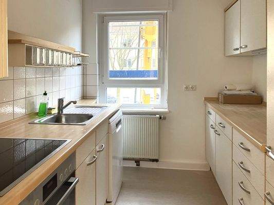 Küche mit Einbauküche