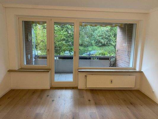 Fensterfront im Wohnzimmer