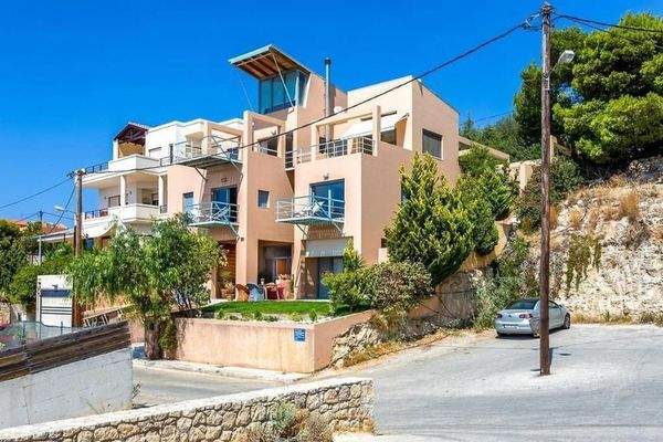 Kreta, Profitis Ilias: Zwei großzügige Villen mit erhöhtem Meerblick zu verkaufen