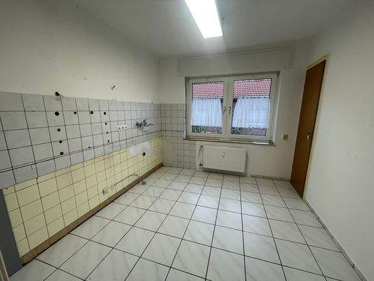 Leere Küche mit Fliesen