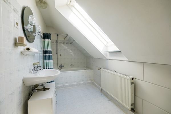 Badezimmer OG Einliegerwohnung