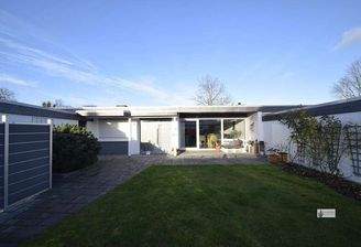 1 Terrasse mit Vorgarten