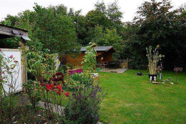 Garten mit Zugang zum Altenbrucher Kanal