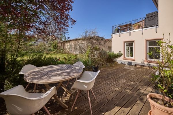 Terrasse 2 in Blickrichtung Bestandsgebäude und zus. Grundstück