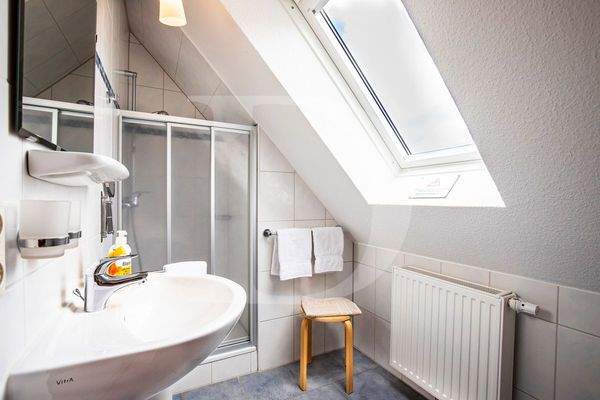 Duschbad im Dachgeschoss
