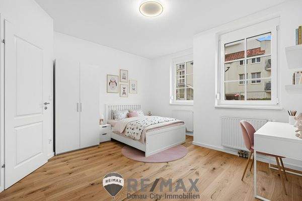 12 Zimmer 2 (virtual staged)