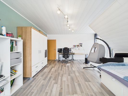 Schlafzimmer 2 DG