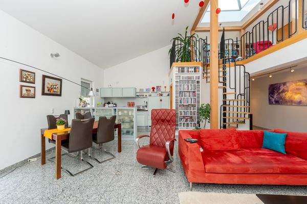 Bürogebäude (Einliegerwohnung) 