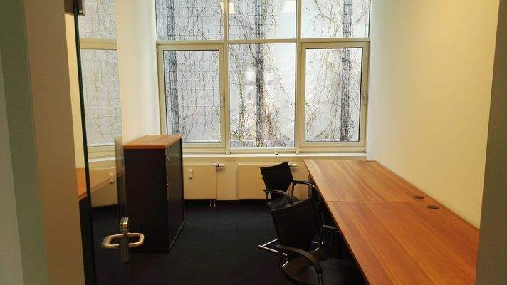 Büro 9.jpg