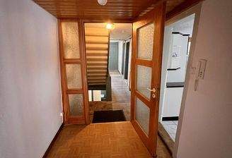 Blick aus d Flur i Treppenhaus