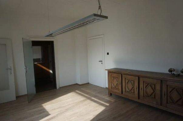 Vorderhaus, EG, unrenoviert 